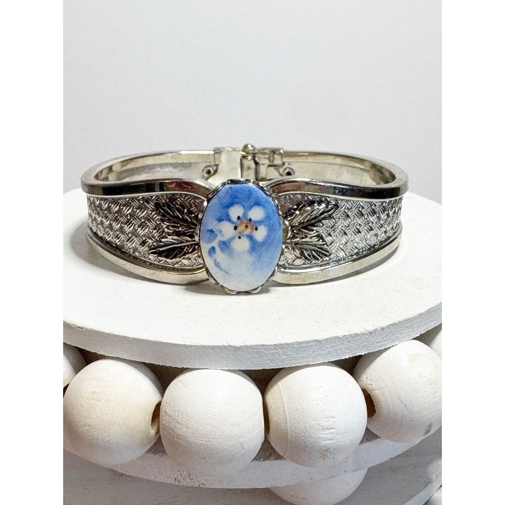 Vtg Bangle Bracelet Porcelain Hand Painted Cabochon Blue Flowers Textured Silver